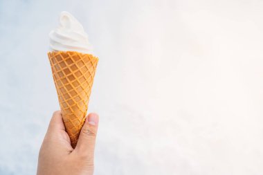 El tutma dondurma koni - tatlı tatlı yiyecek ile