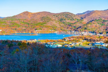 Güzel manzara dağ fuji yamanakako göl çevresinde