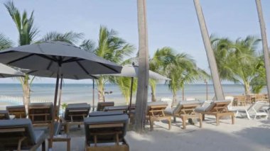 Güzel dalgalı denizin sakin görüntüleri.