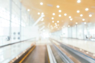 Soyut bulanıklık ve Havaalanı yolcu trans için terminal defocused