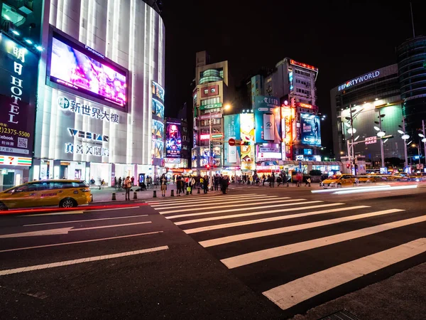 Taipei, Taiwán - 27 de noviembre de 2018: Ximending street market is t —  Fotos de Stock