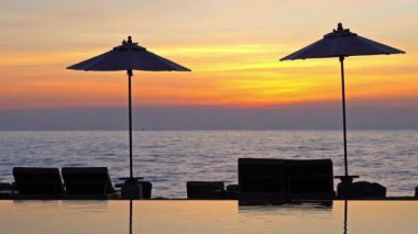 günbatımı güzel dalgalı denizde sakin görüntüleri