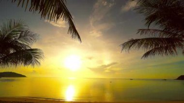 günbatımı güzel dalgalı denizde sakin görüntüleri