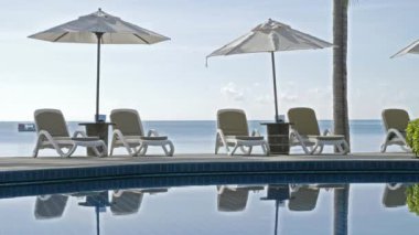 Güzel dalgalı denizin sakin görüntüleri.