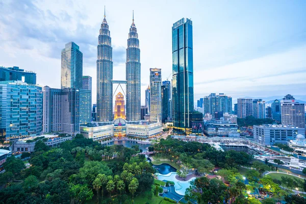 Bela Arquitetura Edifício Cidade Exterior Kuala Lumpur Skyline Noite — Fotografia de Stock