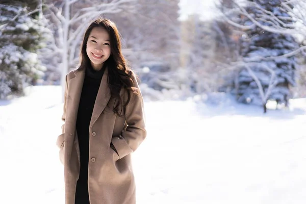 Retrato Jovem Asiática Bonita Mulher Sorrir Feliz Viagem Desfrutar Com — Fotografia de Stock