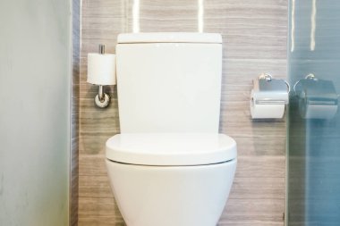 Güzel lüks beyaz klozet ve banyo iç kase