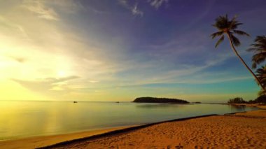 günbatımı güzel dalgalı denizde sakin görüntüleri