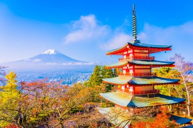 Dağ fuji chureito pagoda akçaağaç ağaç yaprak sonbahar sezonu Yamanashi Japonya çevresinde ile güzel manzara