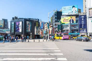 Taipei, Tayvan 30 Kasım 2018: Ximending piyasasıdır alışveriş yeni moda ve yiyecek bir şeyler bulmak için popüler bir yer Taipei