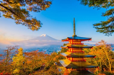 Dağ fuji chureito pagoda akçaağaç ağaç yaprak sonbahar sezonu Yamanashi Japonya çevresinde ile güzel manzara