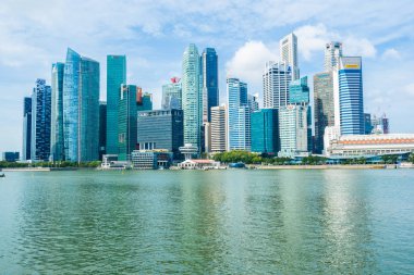 Singapur, 21 Ocak 2019: gökdelen marina defne Singapur City çevresinde bina güzel mimari
