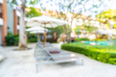 Otel ve tesiste soyut bulanıklık ve defokus açık yüzme havuzu