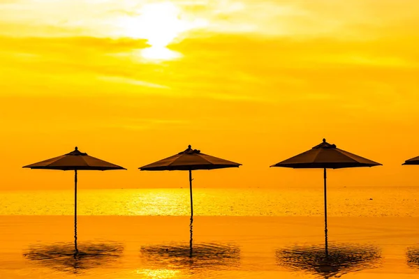 Ombrellone Sedia Intorno Alla Piscina Neary Mare Spiaggia Oceanica All — Foto Stock