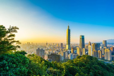 Güzel manzara ve cityscape taipei 101 bina ve günbatımı zaman şehir manzarası Tayvan mimarisinde