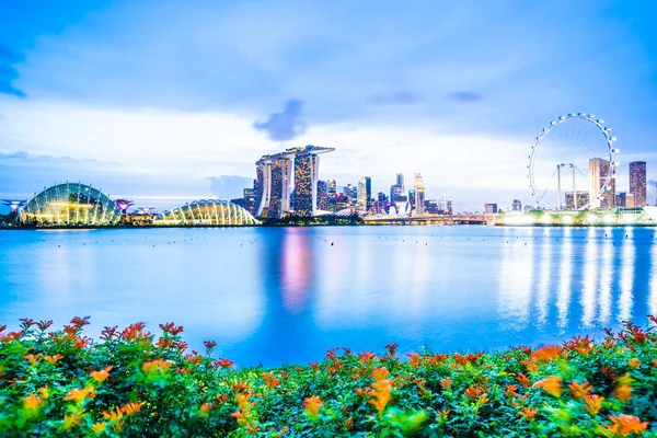 Hermosa Arquitectura Edificio Rascacielos Alrededor Bahía Marina Ciudad Singapur Crepúsculo — Foto de Stock