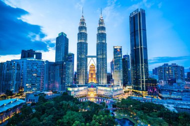 Dış Malezya Kuala Lumpur City seyahat alacakaranlık gece için bina güzel mimari
