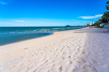 Hua hin tropikal plaj deniz ve okyanus ile güzel açık doğa manzara