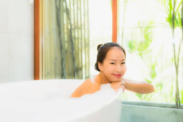 Portrait Beautiful Young Asian Woman Bathtub Take Bath Leisure Relax — Stock Photo, Image