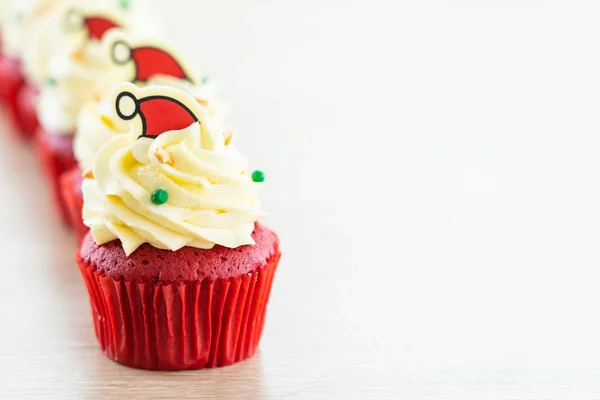 Söta dessert med cupcake röd sammet — Stockfoto