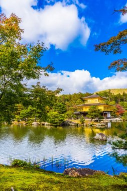 Kyoto Japonya'da altın köşk ile güzel Kinkakuji Tapınağı