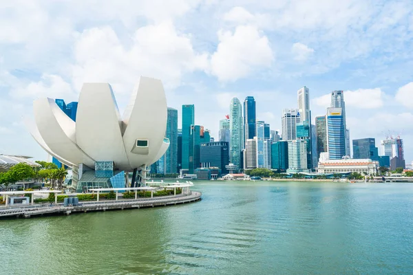 Singapura, 21 de janeiro de 2019: belo edifício de arquitetura skyscra — Fotografia de Stock