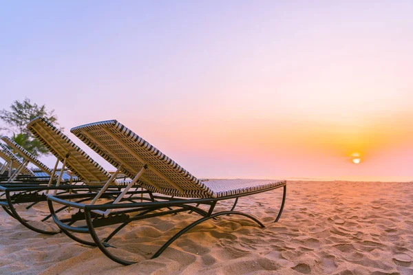 Sedia Vuota Sulla Spiaggia Tropicale Della Natura Sul Mare Dell — Foto Stock