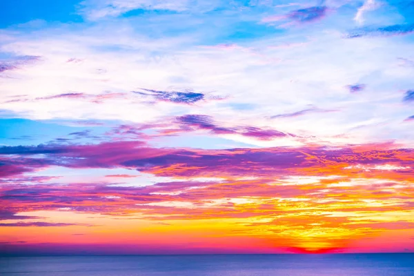 Schöne Tropische Naturlandschaft Des Meeres Bei Sonnenaufgang Oder Sonnenuntergang Mit — Stockfoto