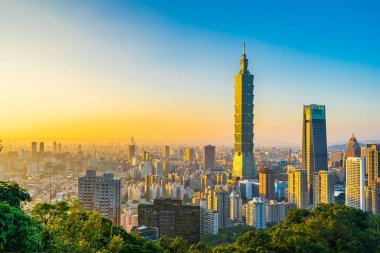 Güzel manzara ve cityscape taipei 101 bina ve günbatımı zaman şehir manzarası Tayvan mimarisinde
