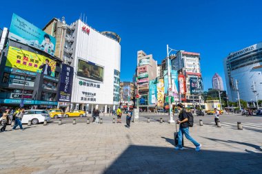 Taipei, Tayvan 30 Kasım 2018: Ximending piyasasıdır alışveriş yeni moda ve yiyecek bir şeyler bulmak için popüler bir yer Taipei