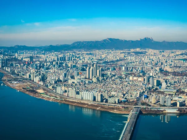 首尔市建筑建筑的美丽鸟景 — 图库照片