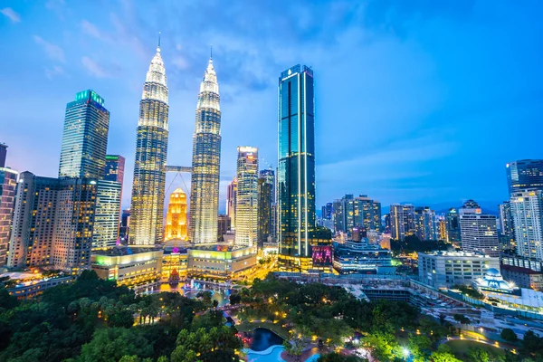 Prachtige Architectuur Bouwen Exterieur Stad Kuala Lumpur Skyline Bij Nacht — Stockfoto