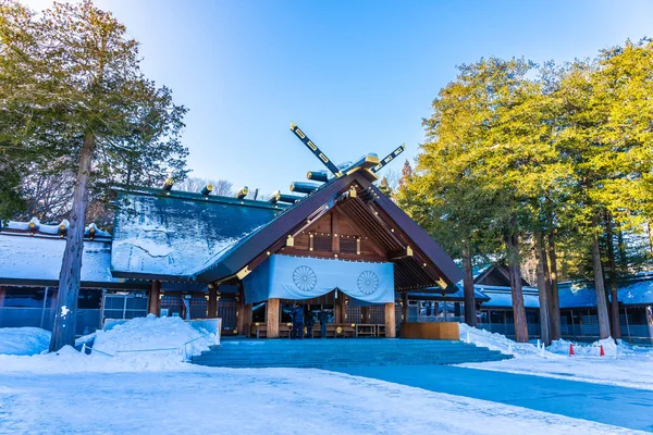 在日本的雪冬季节 札幌市北海道神社美丽的建筑寺庙 — 图库照片