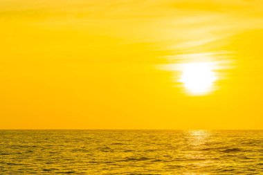 Deniz okyanus eğlence seyahat ve tatil gündoğumu veya günbatımı zaman güzel manzara
