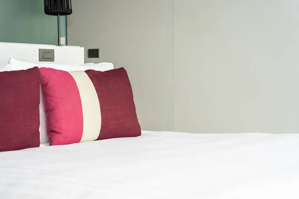 Mooie Comfortabel Kussen Deken Bed Decoratie Interieur Van Slaapkamer — Stockfoto