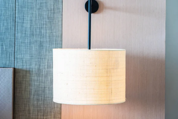 部屋の壁の装飾のインテリアの光のランプ — ストック写真
