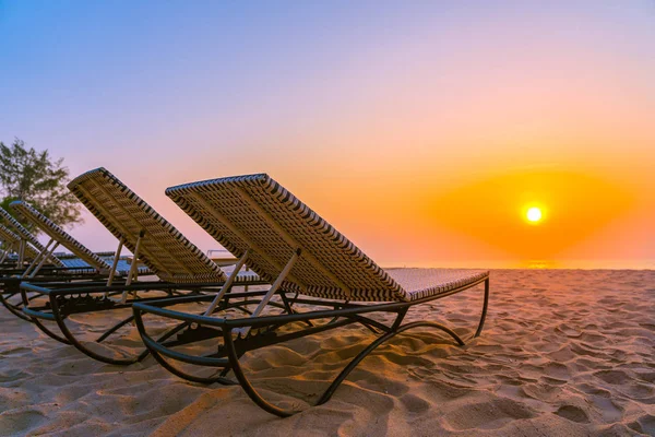 Chaise Vide Sur Plage Nature Tropicale Mer Lever Coucher Soleil — Photo