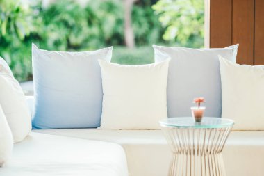 Oda nın oturma alanı iç kanepe mobilya dekorasyon üzerinde güzel lüks rahat yastık