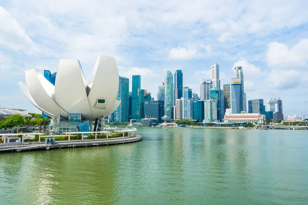 新加坡 2019年1月21日 美丽的建筑建筑在新加坡的码头海湾周围建造摩天大楼 — 图库照片