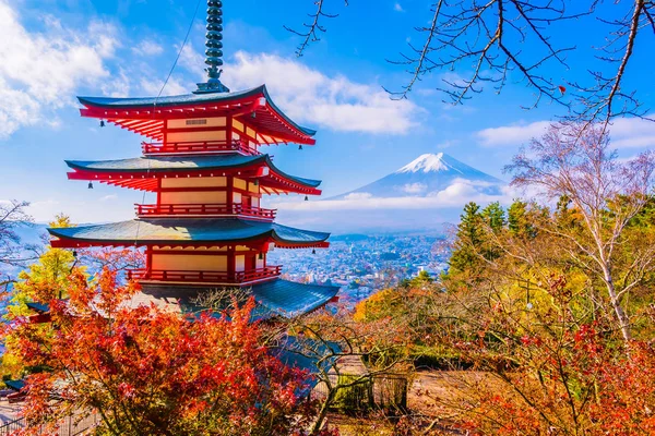 美丽的山富士风景与村都塔周围 — 图库照片