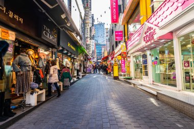 Seoul, Güney Kore 10 Aralık 2018: Myeong dong pazarı 