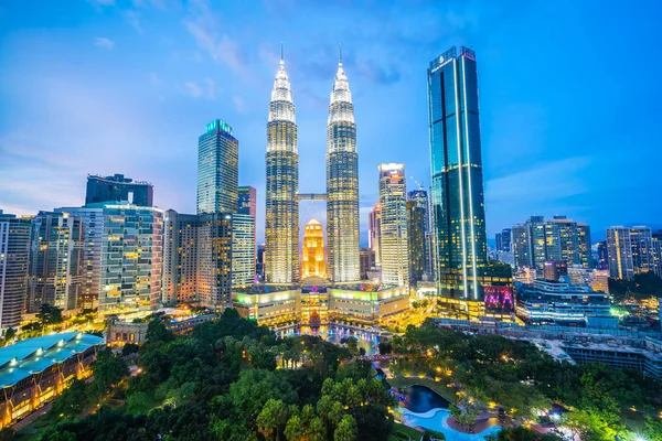 Prachtige architectuur bouwen exterieur stad in kuala lumpur sk — Stockfoto