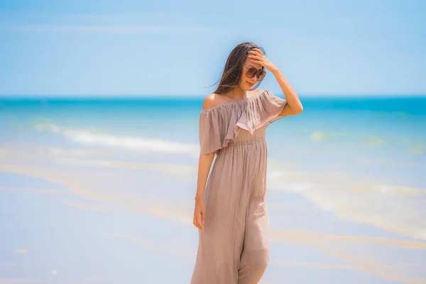 Portrait beautiful young asian woman happy smile relax on the tr — Stock Photo, Image