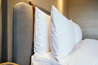 Beyaz rahat yastık Yatak Dekorasyon