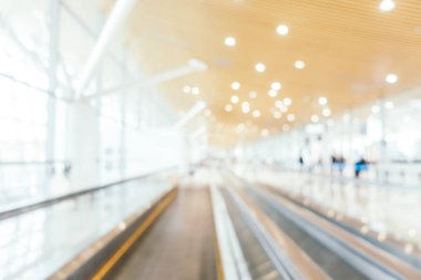 Soyut bulanıklık ve Havaalanı yolcu trans için terminal defocused