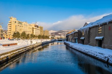 Güzel manzara ve kışın Otaru kanal Nehri'nin cityscape