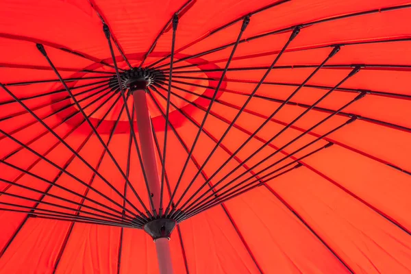 Κόκκινη ομπρέλα αφηρημένες υφές και επιφάνεια — Φωτογραφία Αρχείου