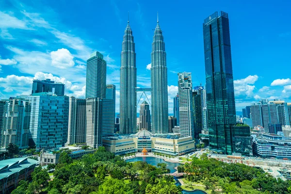 Bela arquitetura exterior edifício na cidade de Kuala Lumpur em — Fotografia de Stock