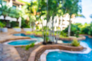 Soyut bulanıklık ve sıcak güzel açık yüzme havuzu bulanıklaştırma