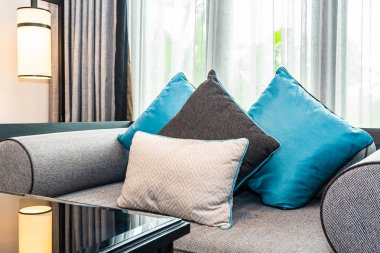 Oturma ro içinde kanepe yatak dekorasyon güzel rahat yastık